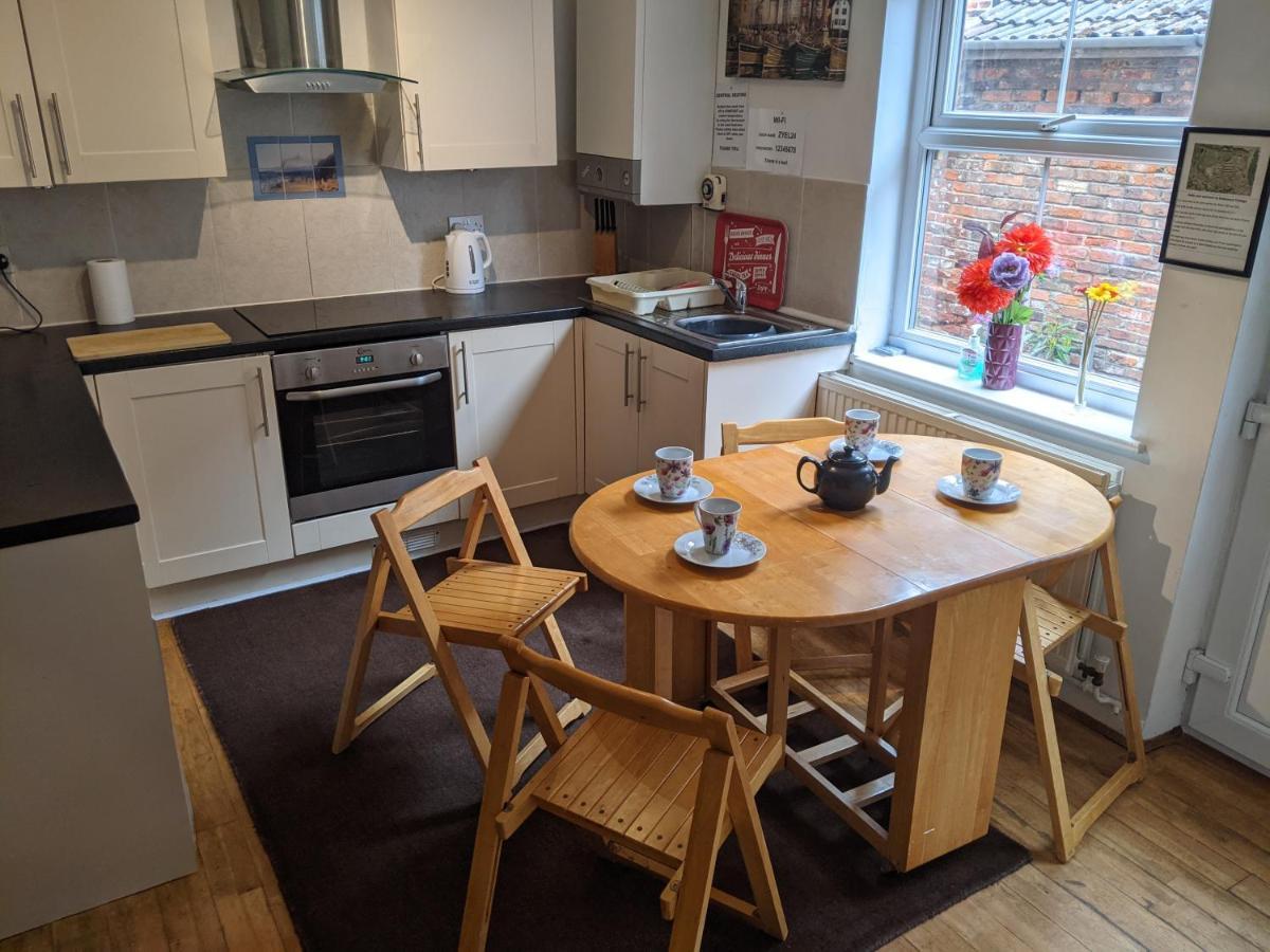Endeavour Sleeps 6
