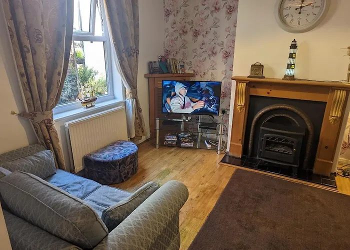 Endeavour Cottage Whitby Sleeps 6