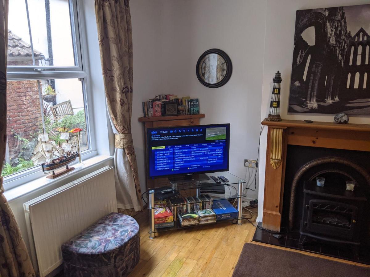 Endeavour Sleeps 6 Holiday home Whitby
