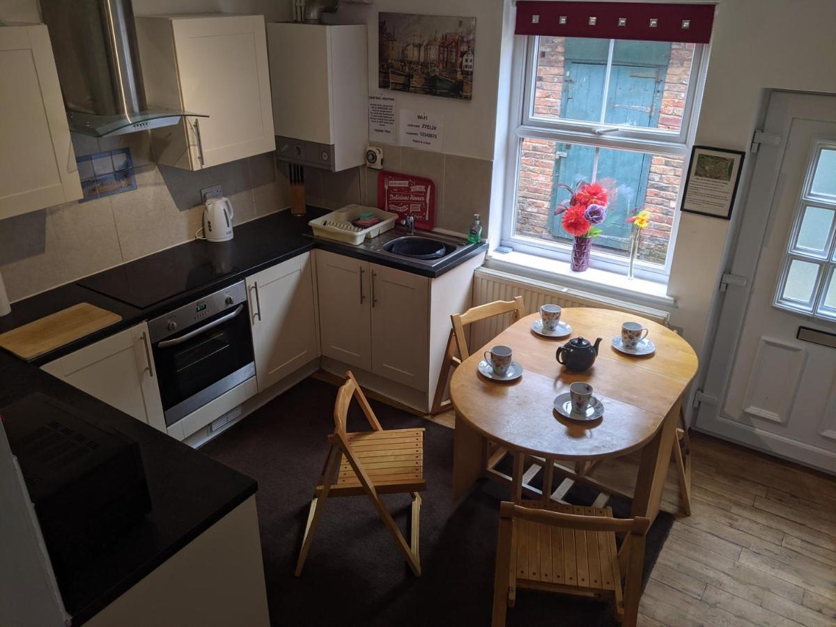Endeavour Sleeps 6
