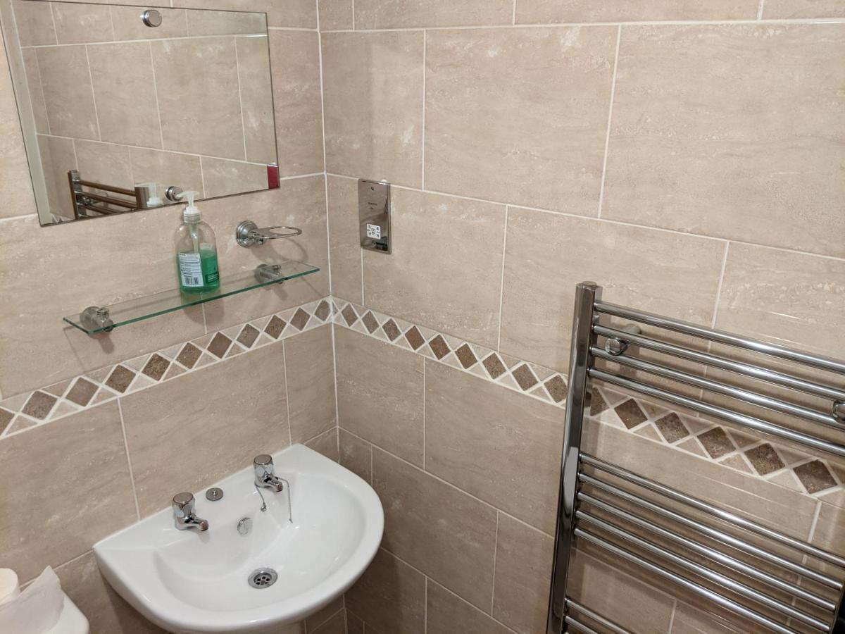 Endeavour Sleeps 6 Whitby