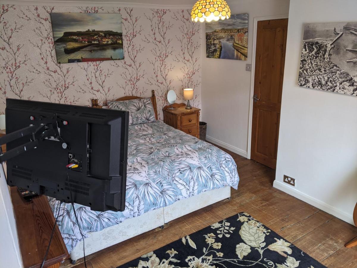 Endeavour Sleeps 6